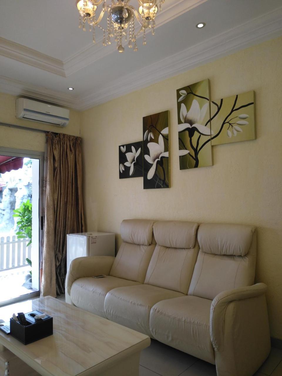 Hotel Des Jardins Abidjan Esterno foto