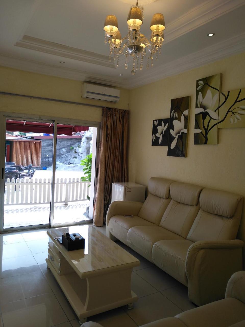 Hotel Des Jardins Abidjan Esterno foto